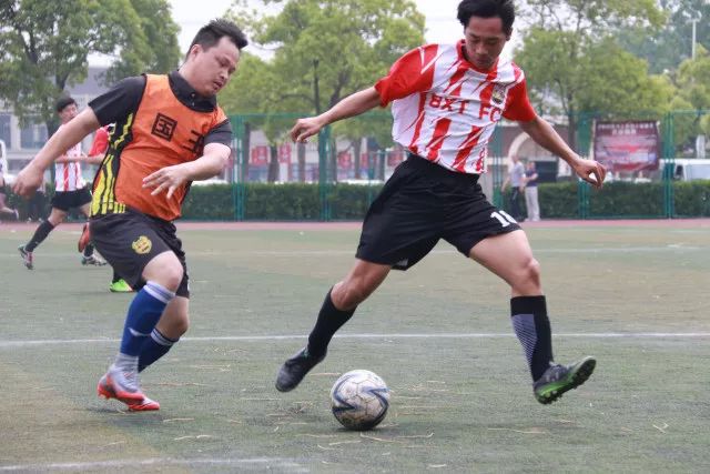 拒绝与詹姆斯联手，浓眉哥签下4年2.7亿合同，最终手到多少财富？